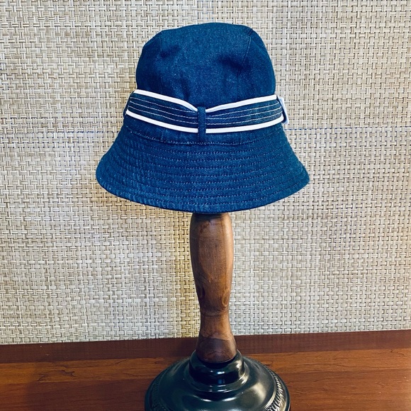 🌟HP🌟NWOT Dark Blue Chambray Buckle Cloche Bucket Hat - Picture 5 of 11